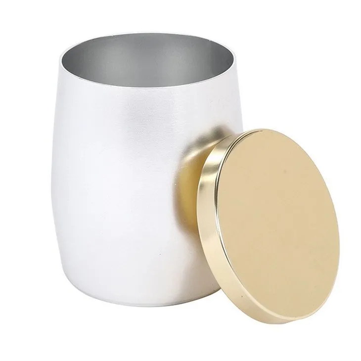 Vydutý hliníkový pohár na vosk