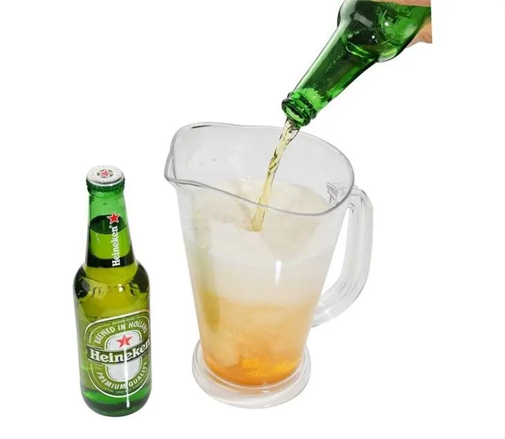 Plastový džbán piva