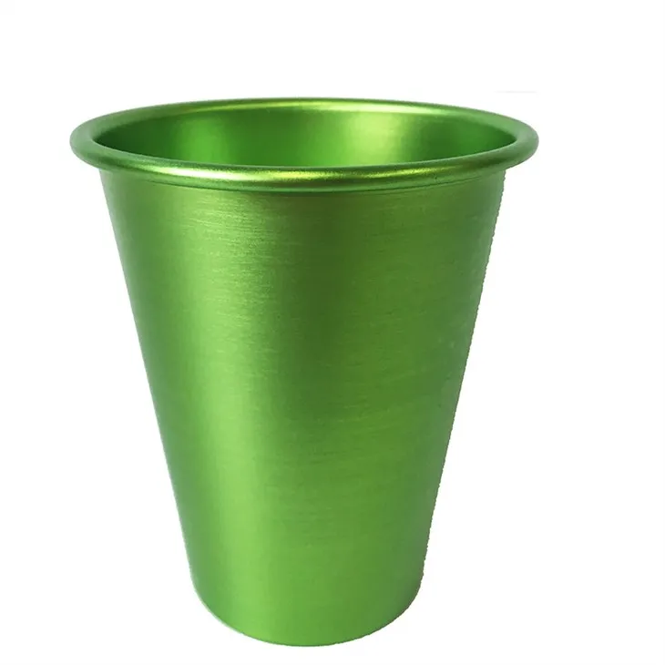 Opätovne použiteľné hliníkové poháre